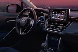 TOYOTA COROLLA CROSS thumbnail 2