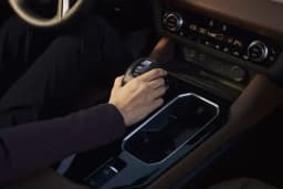 MITSUBISHI OUTLANDER thumbnail 1