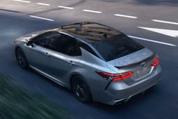 TOYOTA CAMRY thumbnail 2